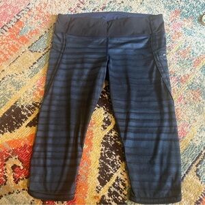 Lululemon Blue Zipper Pocket Low Rise Striped Activewear Capri Leggings Size 10